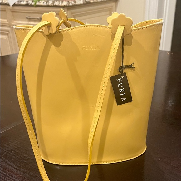 Furla Sunny Yellow Shoulder Bag nwt - Picture 1 of 5